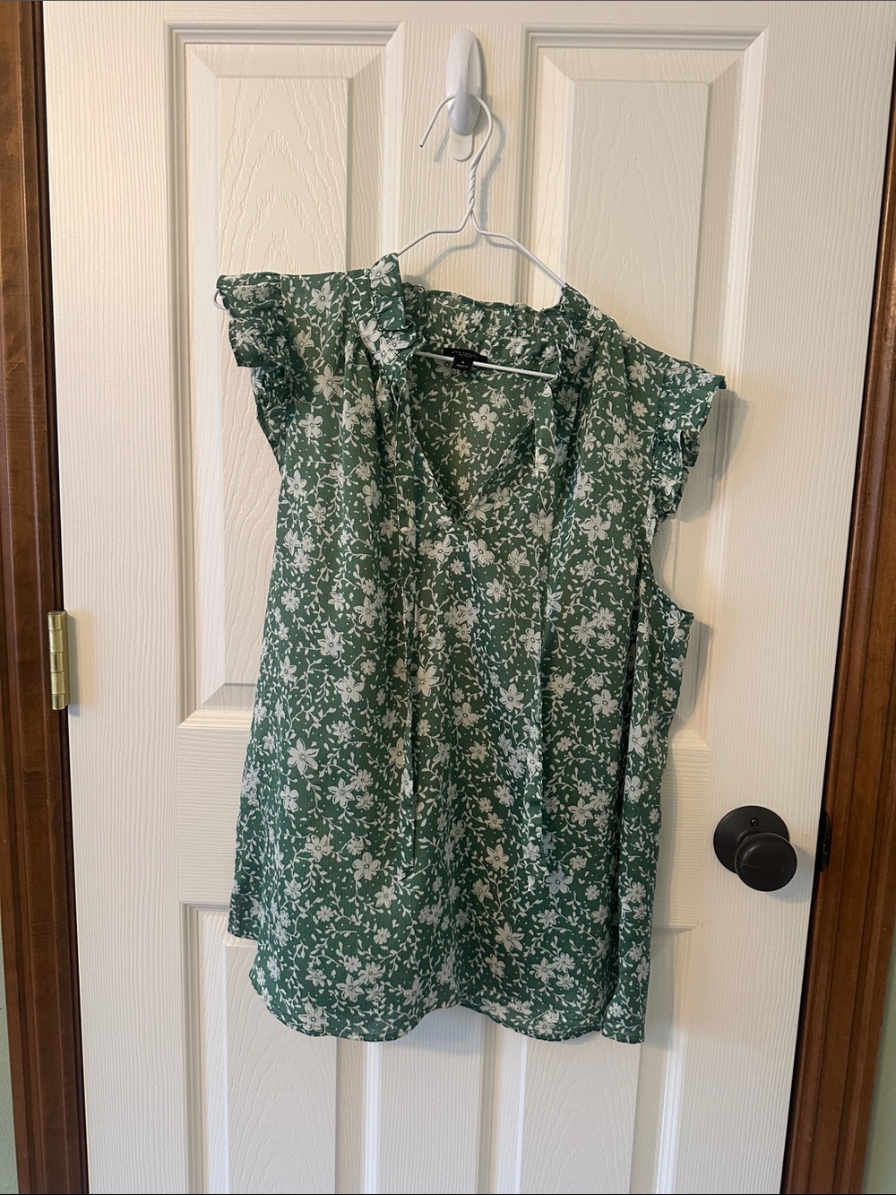 Ann Taylor Factory Green and White Floral Tie-Neck Blouse